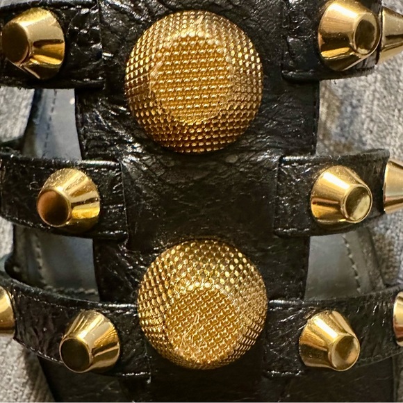 BALENCIAGA BLACK LEATHER ARENA GOLDTONE GIANT STUD SANDALS - SIZE 40 - Picture 8 of 16
